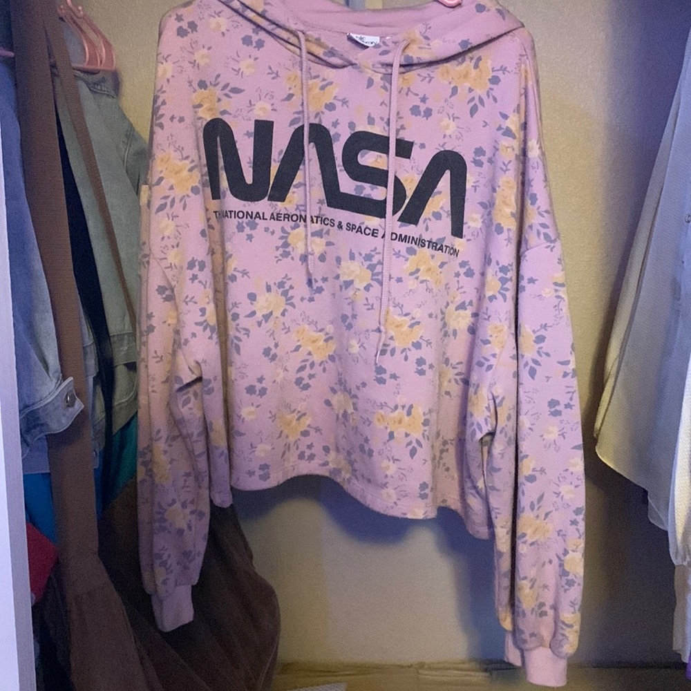 Womens XL NASA ( the national aeronatics and space administration)